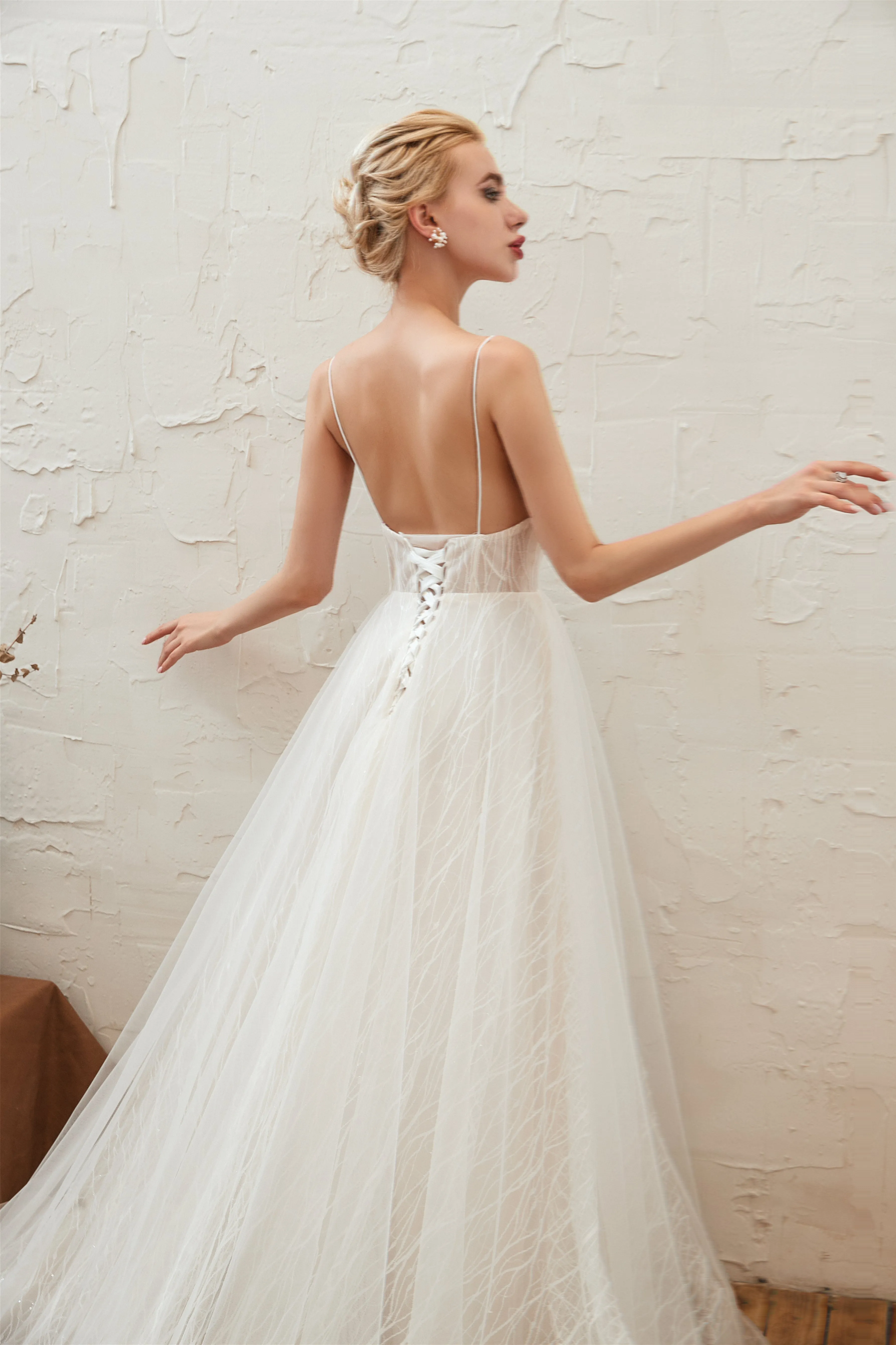 Chic Deep V-Neck White Tulle Princess Open Back Wedding Dresses with Court Train