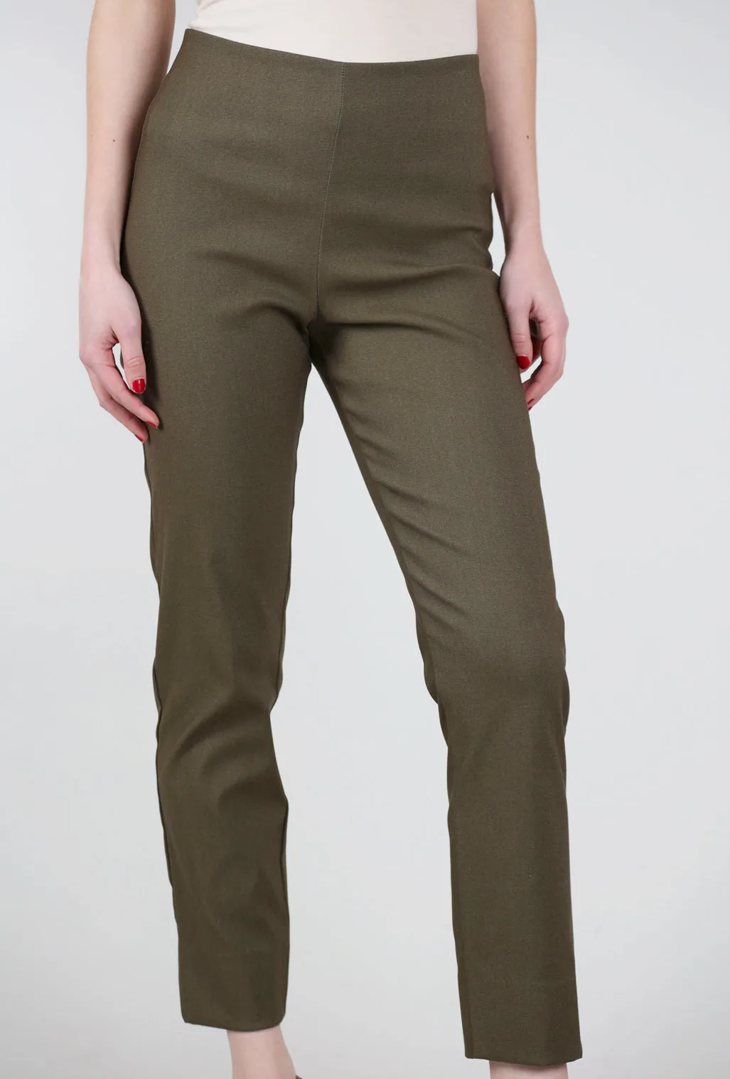 Milo Pant, Drab