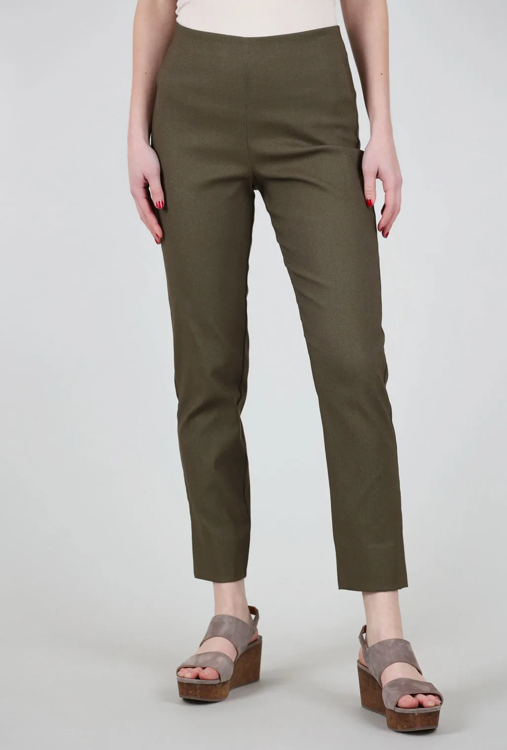 Milo Pant, Drab