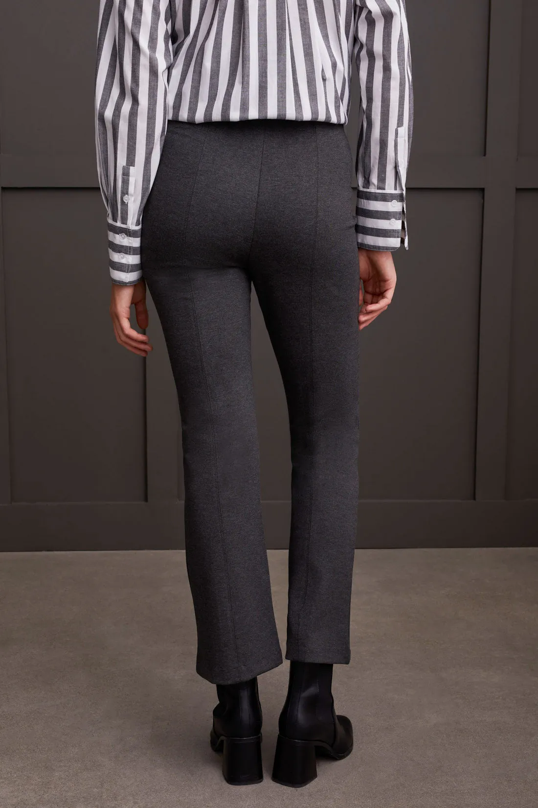 Signature Ponte Pull On Pant